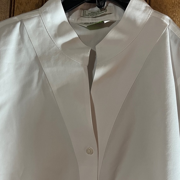 Size 14 white Orvis button-down blouse, long sleeve - Picture 3 of 5